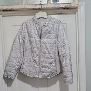 Chico's Zenergy Quilted Jacket Womens Size 1 (Med) Silver Cheetah Print , Moto